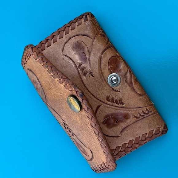 vintage Clifton’s hand tooled key wallet - Picture 9 of 15
